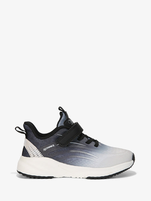 Sports shoes #G671 black-white