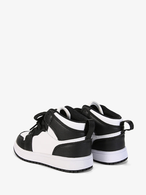 Sports shoes #TC827 white-black
